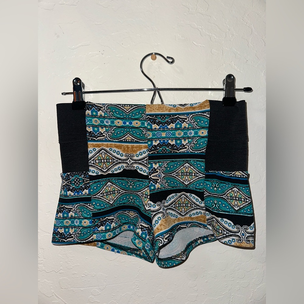 Vibe Black & Turquoise Patterned High-Waist Women's Shorts